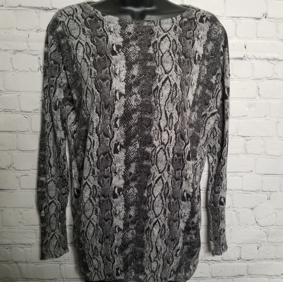 Joie cahmere wool blend snakeskin print sweater - Picture 4 of 10